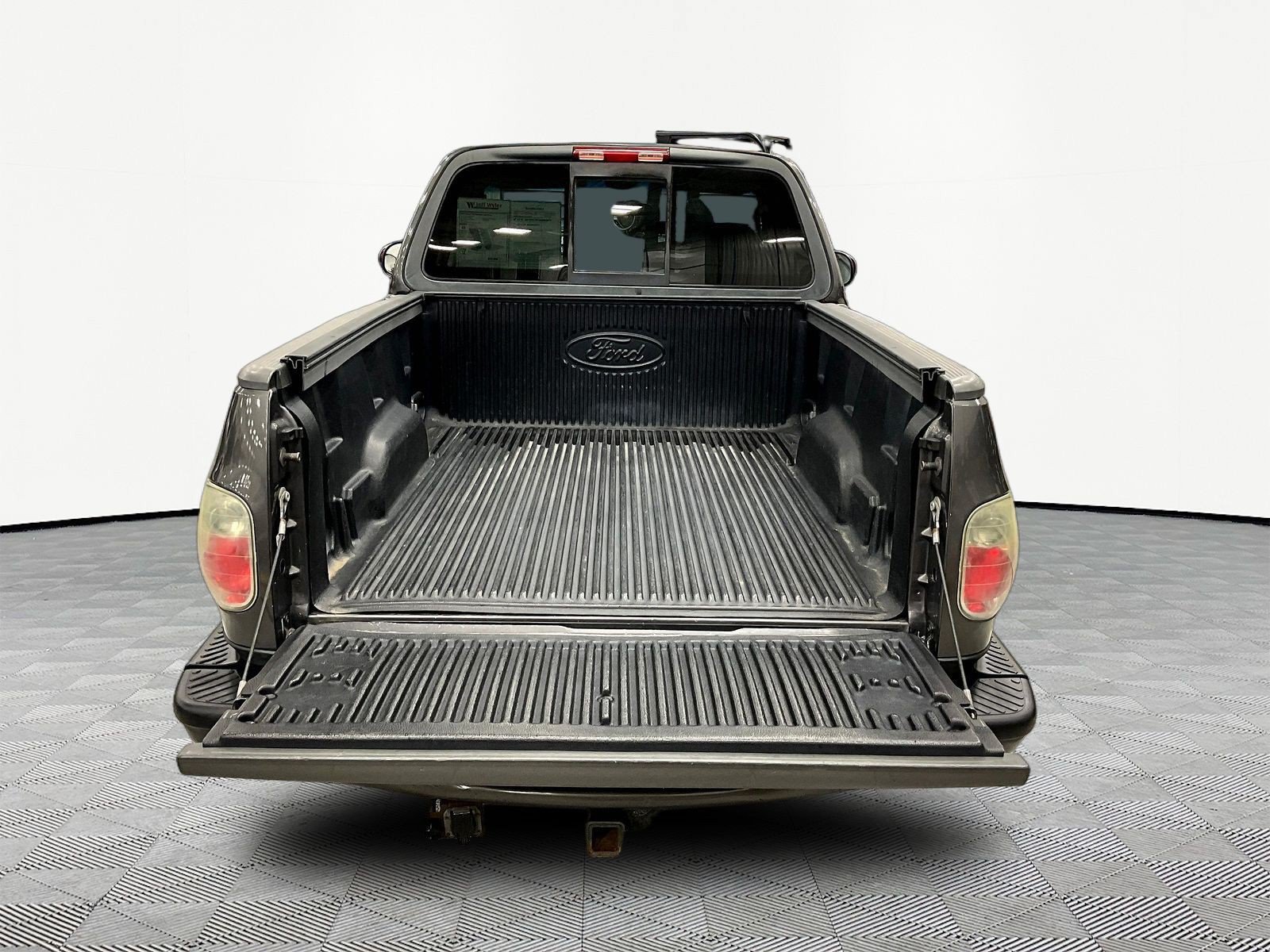Used 2004 Ford F150 Lightning RWD image 7