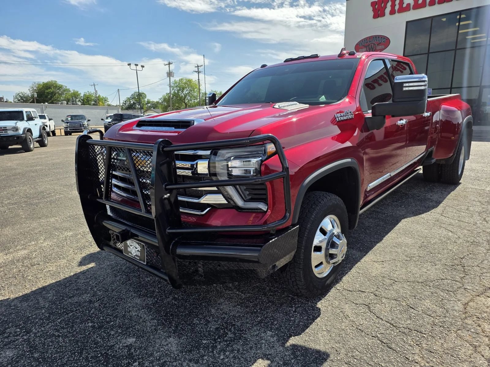 Used 2025 Chevrolet Silverado 3500 High Country w/ Technology Package AWD/4WD image 3