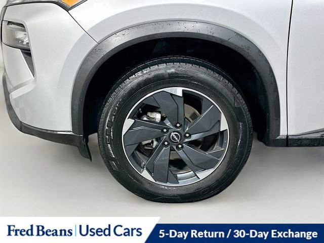 Used 2024 Nissan Rogue SV image 31