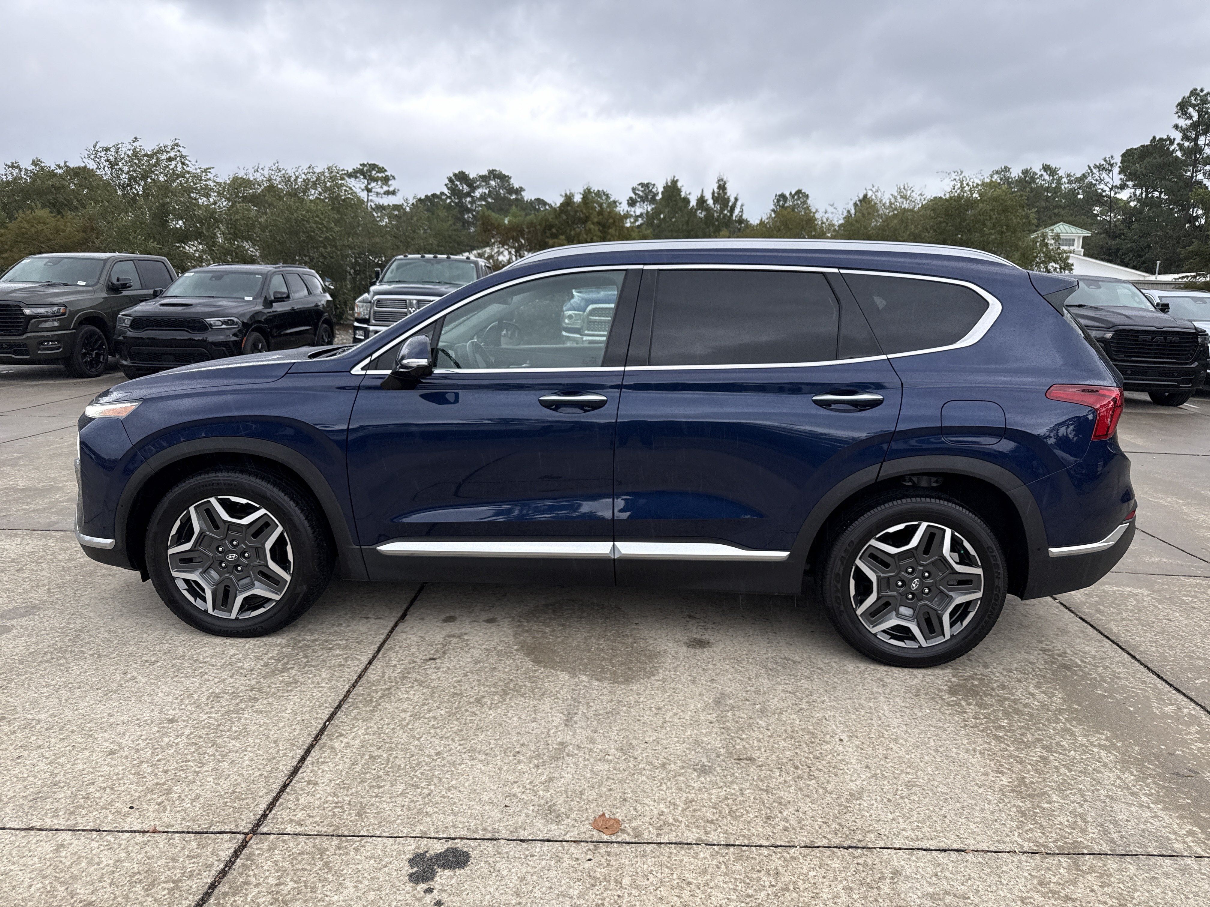 Used 2021 Hyundai Santa Fe Limited w/ Cargo Package FWD image 6