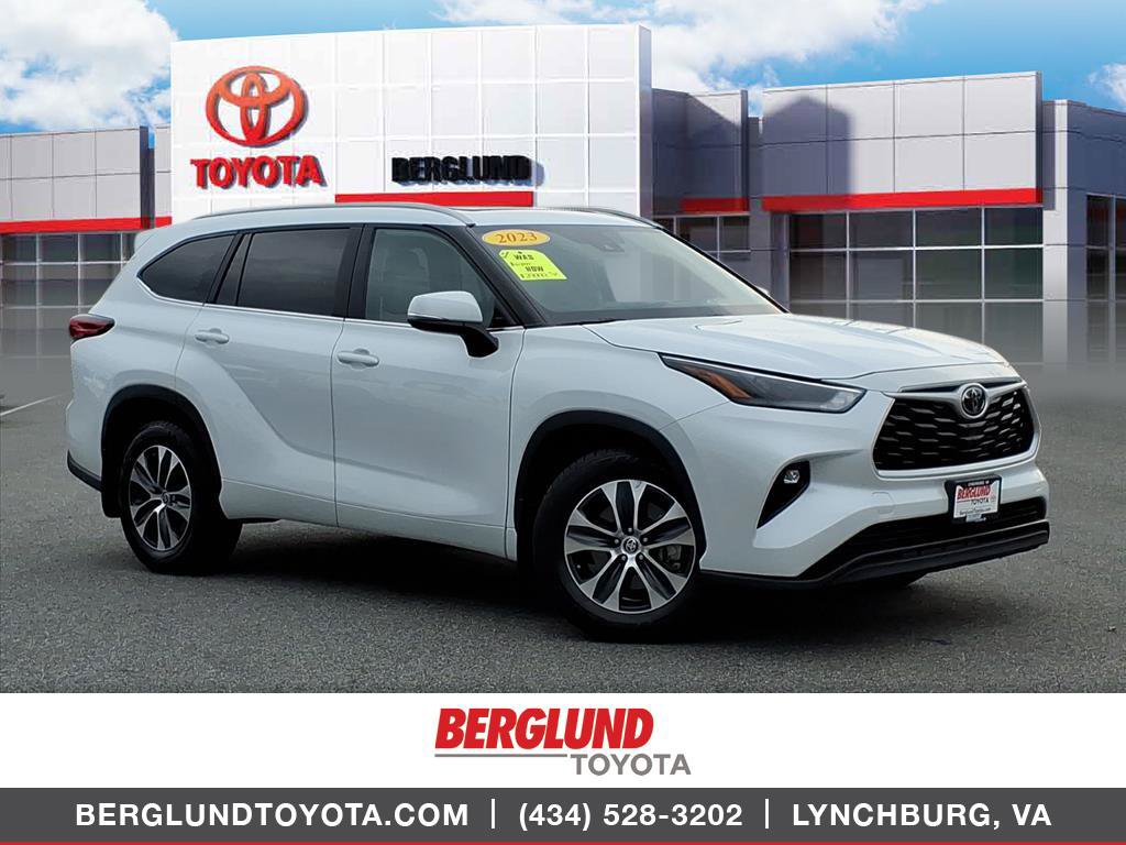 Used 2023 Toyota Highlander XLE AWD/4WD image 1