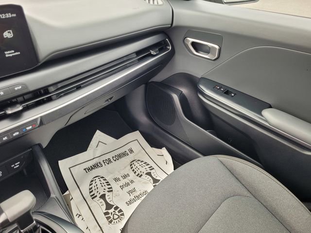 Used 2025 Kia K4 LXS image 11