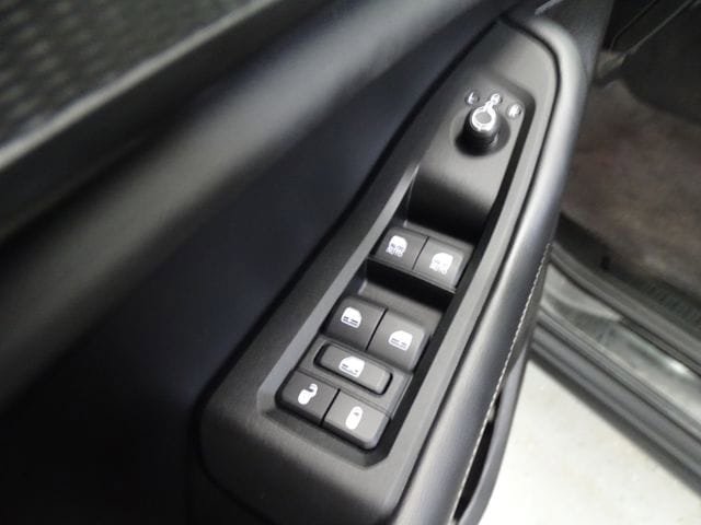 Certified 2025 Jeep Grand Cherokee Laredo X w/ Luxury Tech Group I image 10
