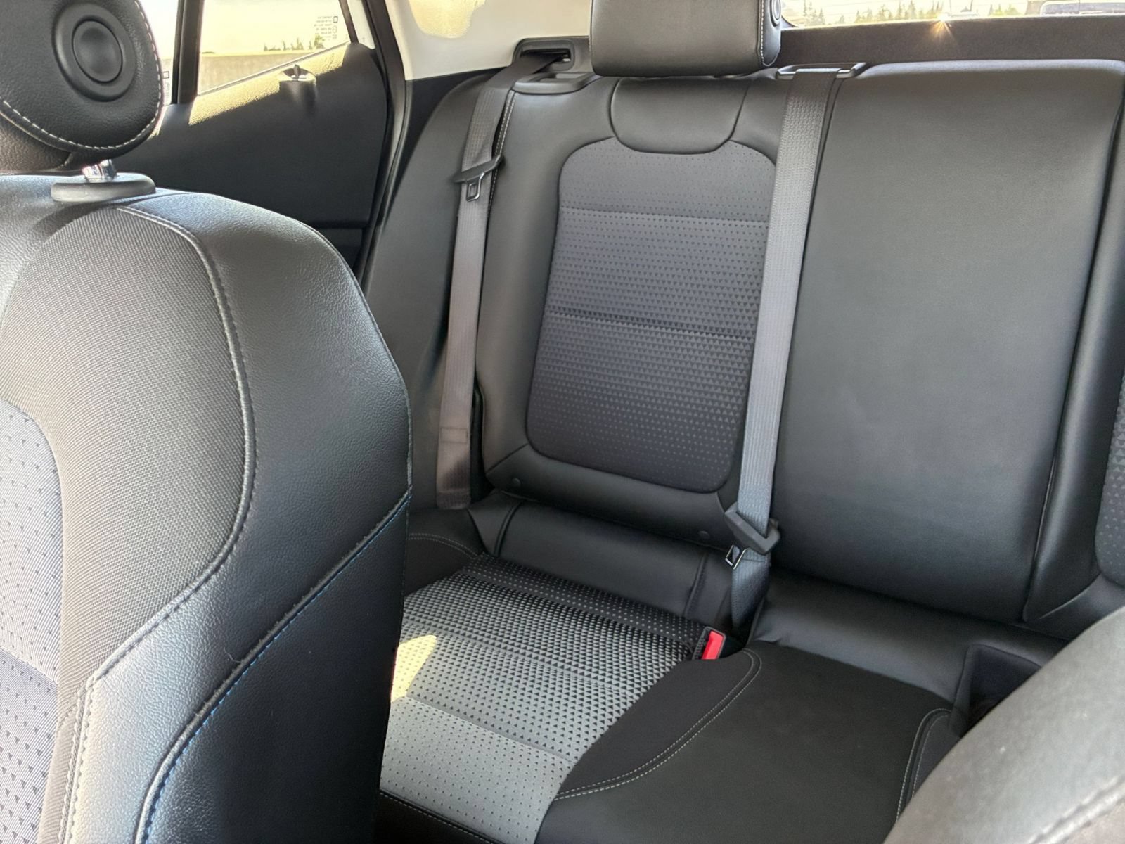 Used 2025 Chevrolet Trax LT w/ LT Convenience Package FWD image 33