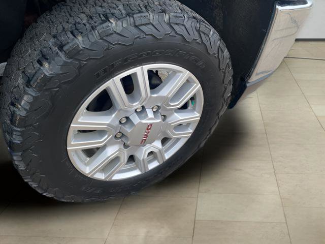 Used 2022 GMC Sierra 2500 SLE w/ SLE Convenience Package AWD/4WD image 11