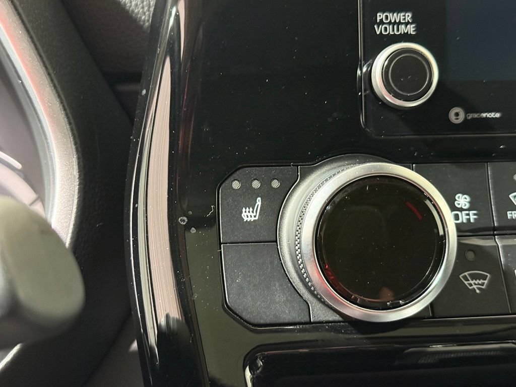 Used 2021 Toyota Highlander XLE AWD/4WD image 31
