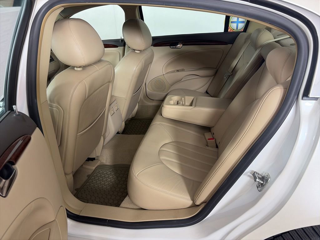 Used 2011 Buick Lucerne CXL FWD image 18