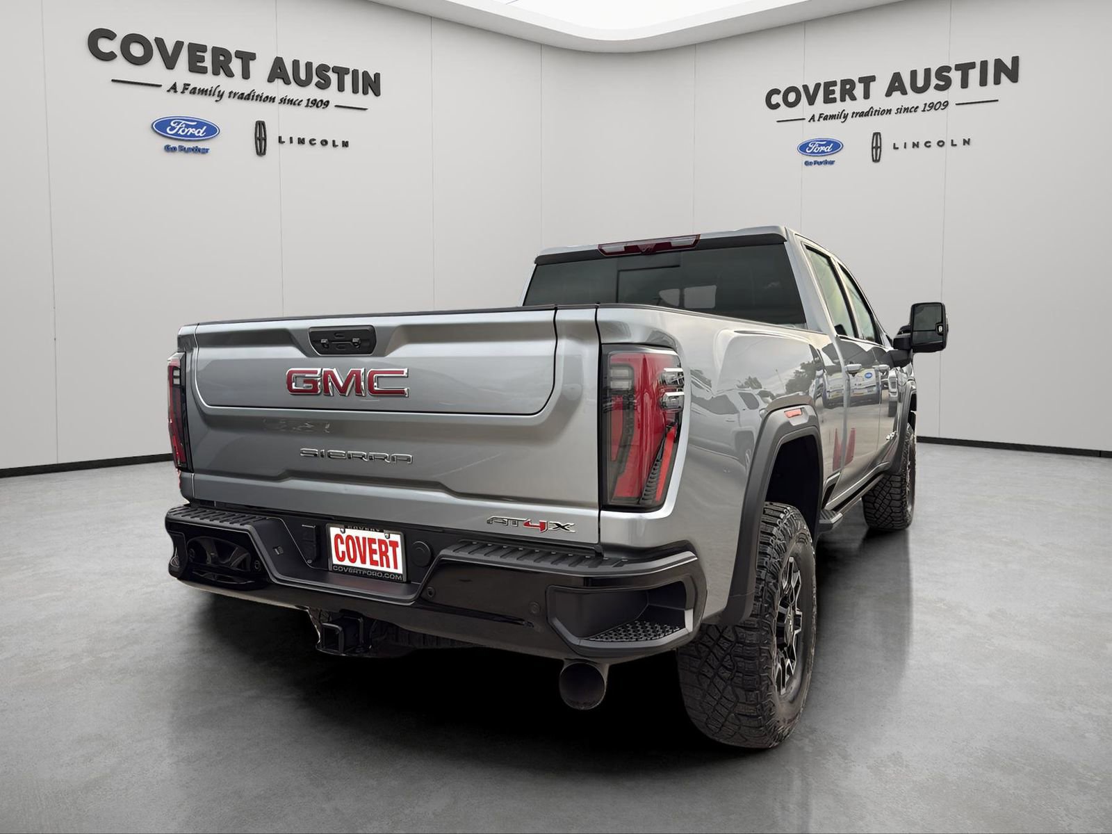 Used 2024 GMC Sierra 2500 AT4X image 5