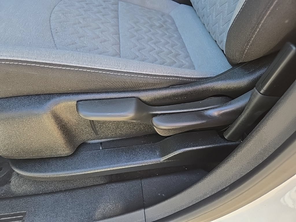 Used 2023 Chevrolet Equinox LS FWD image 36