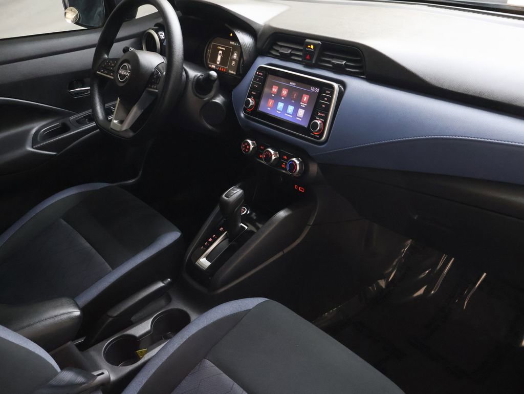 Used 2023 Nissan Versa SV image 10