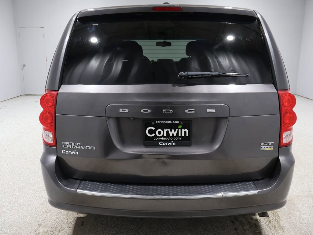 Used 2017 Dodge Grand Caravan GT image 3