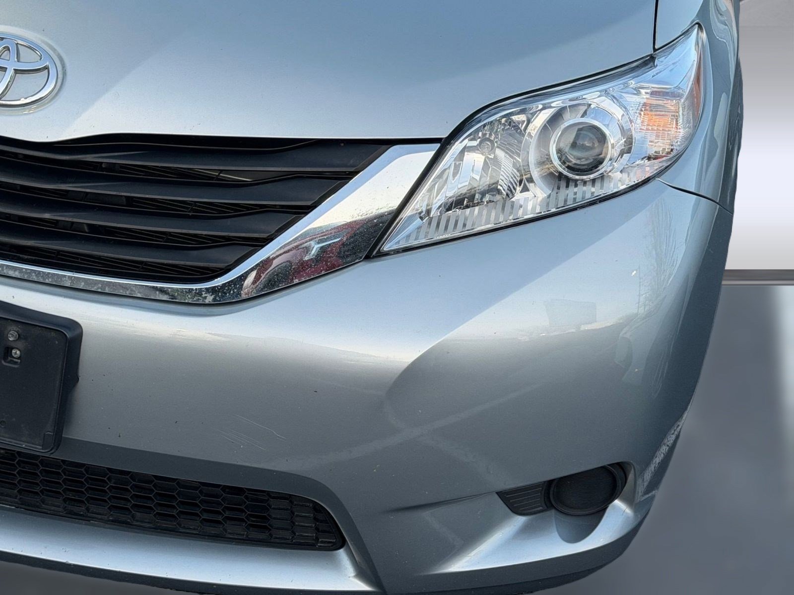 Used 2015 Toyota Sienna LE image 7