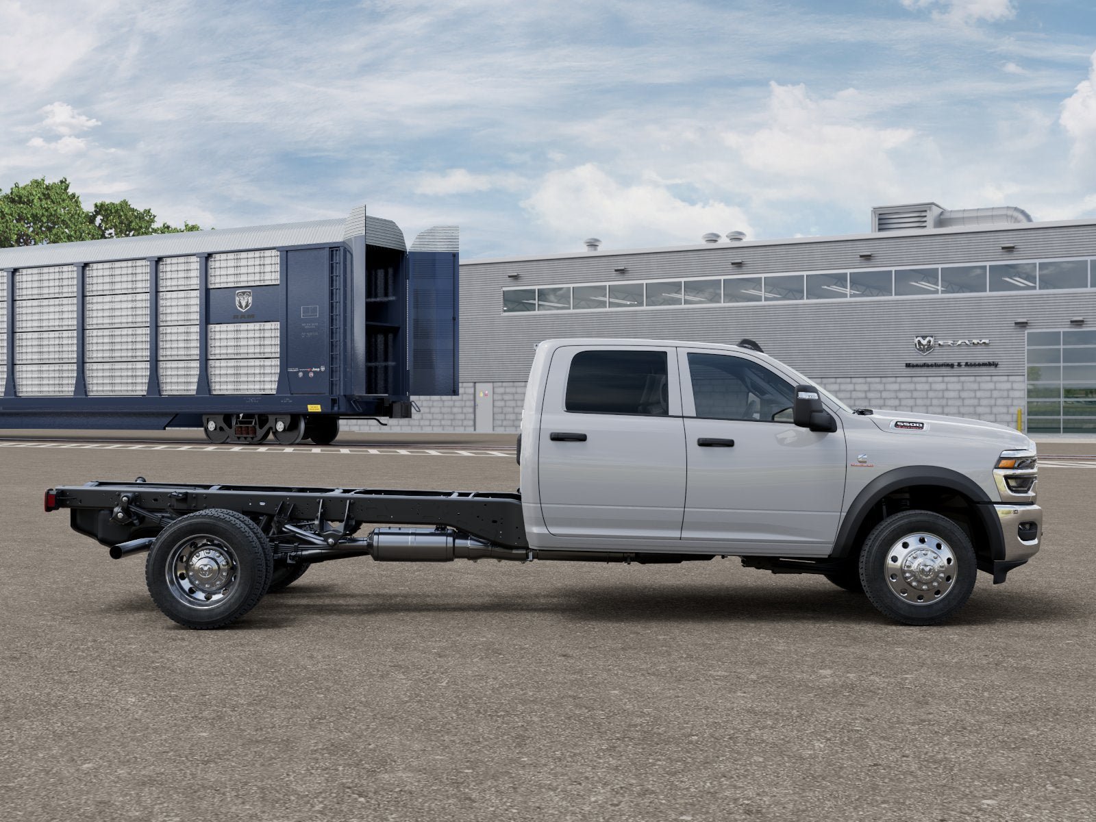 New 2026 RAM 5500 Tradesman AWD/4WD image 12