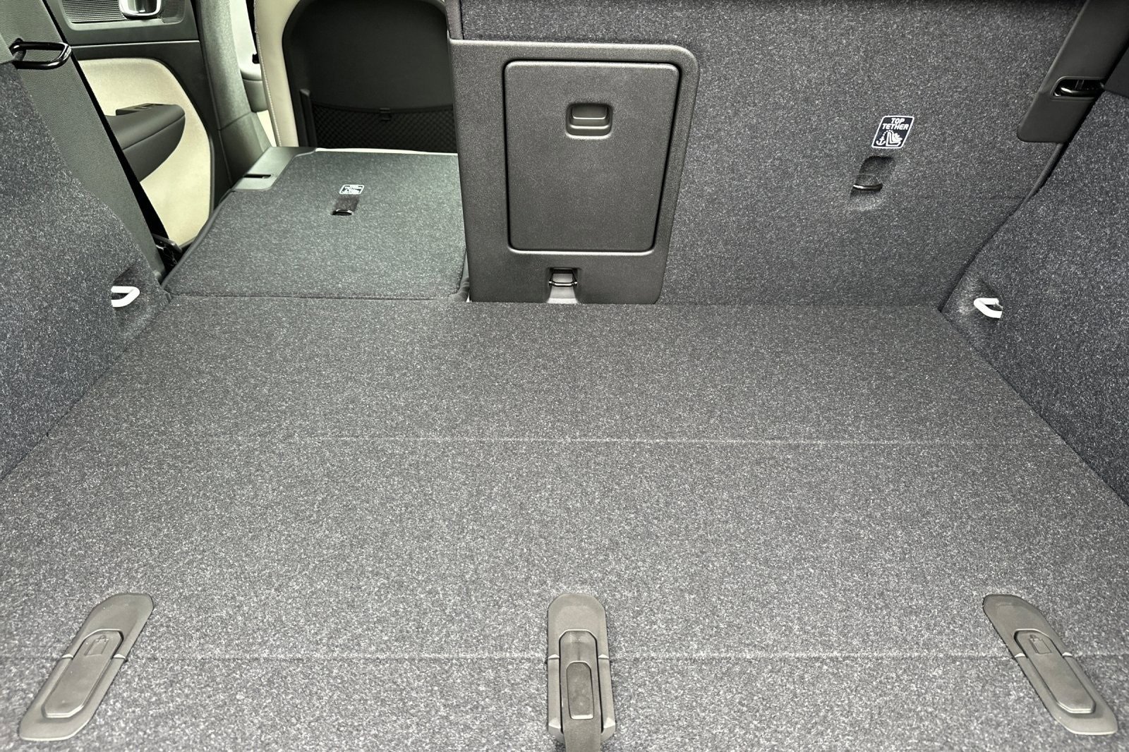 New 2026 Volvo XC40 B5 Ultra w/ Climate Package image 17