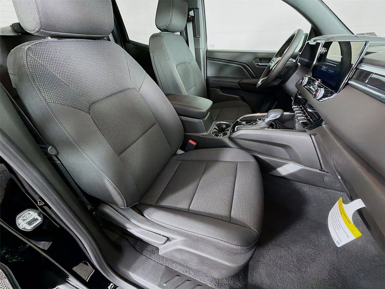 New 2025 GMC Canyon Elevation w/ Convenience Package image 27