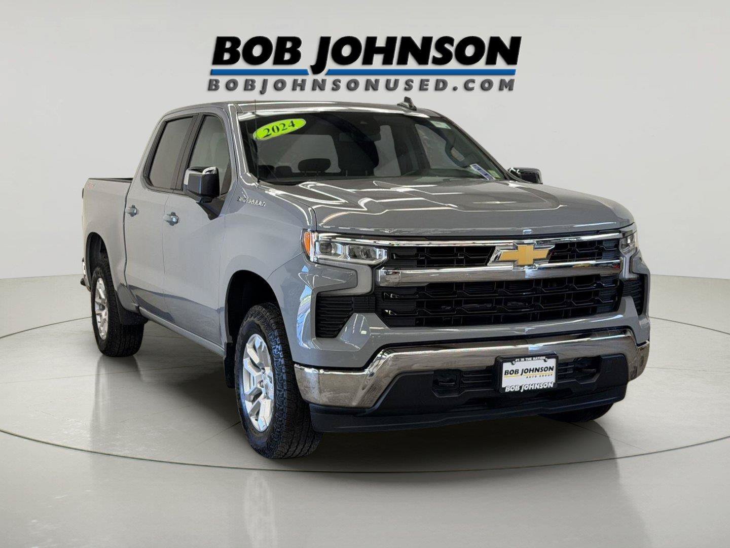 Used 2024 Chevrolet Silverado 1500 LT AWD/4WD image 2