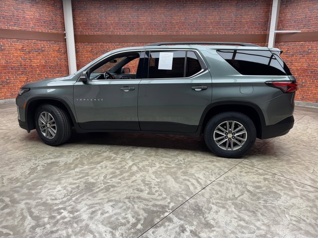 Used 2022 Chevrolet Traverse LT image 3