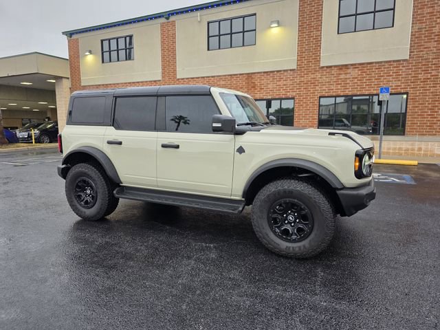 Used 2025 Ford Bronco Outer Banks w/ Sasquatch Package AWD/4WD image 2