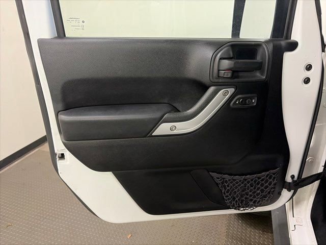 Used 2013 Jeep Wrangler Unlimited Rubicon w/ Connectivity Group image 14