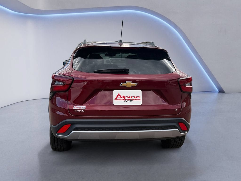 Certified 2025 Chevrolet Trax LT w/ LT Convenience Package FWD image 4