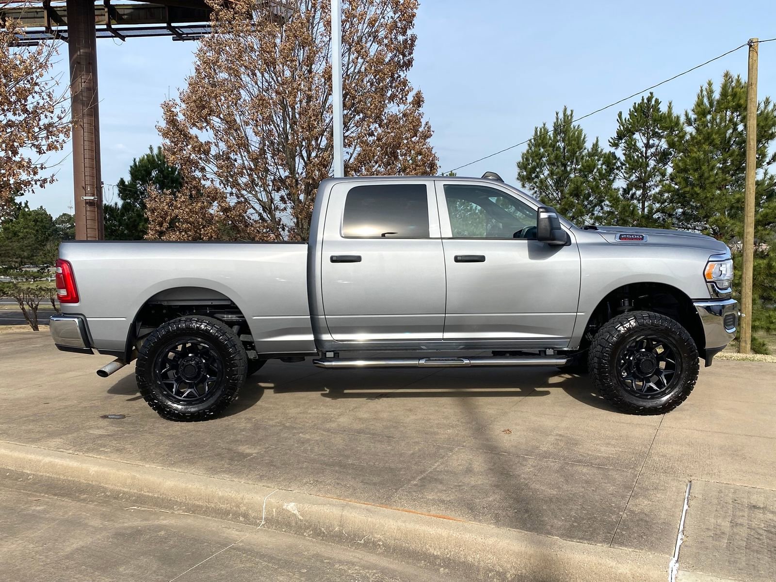 Used 2024 RAM 2500 Tradesman w/ Chrome Appearance Group image 7