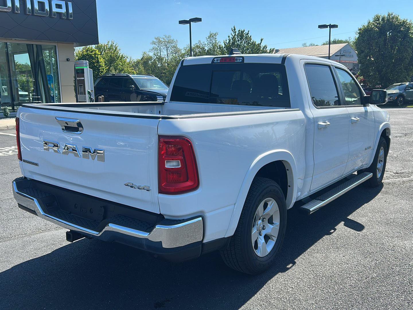 Used 2025 RAM 1500 Big Horn AWD/4WD image 6