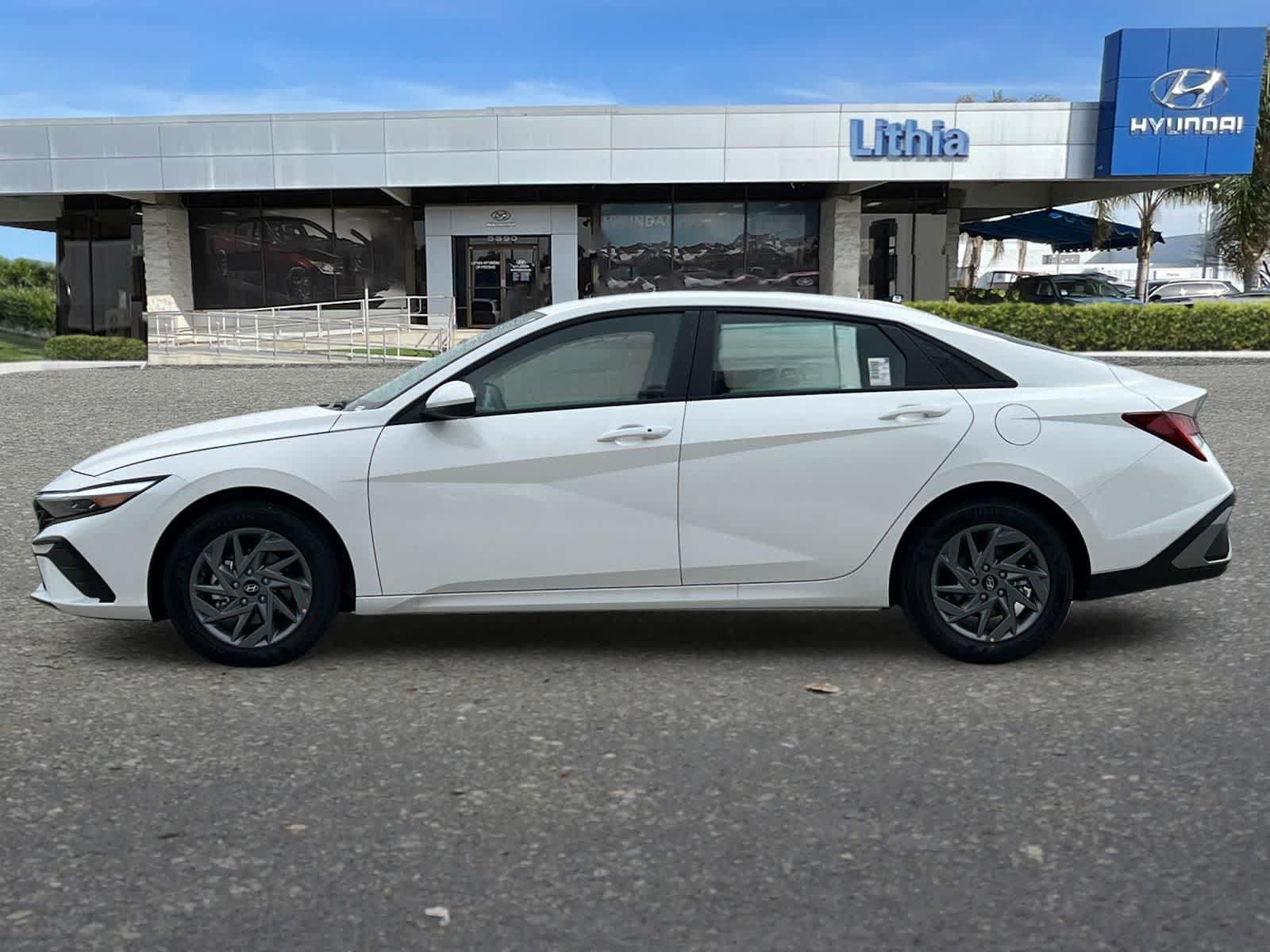 New 2026 Hyundai Elantra Hybrid FWD image 6