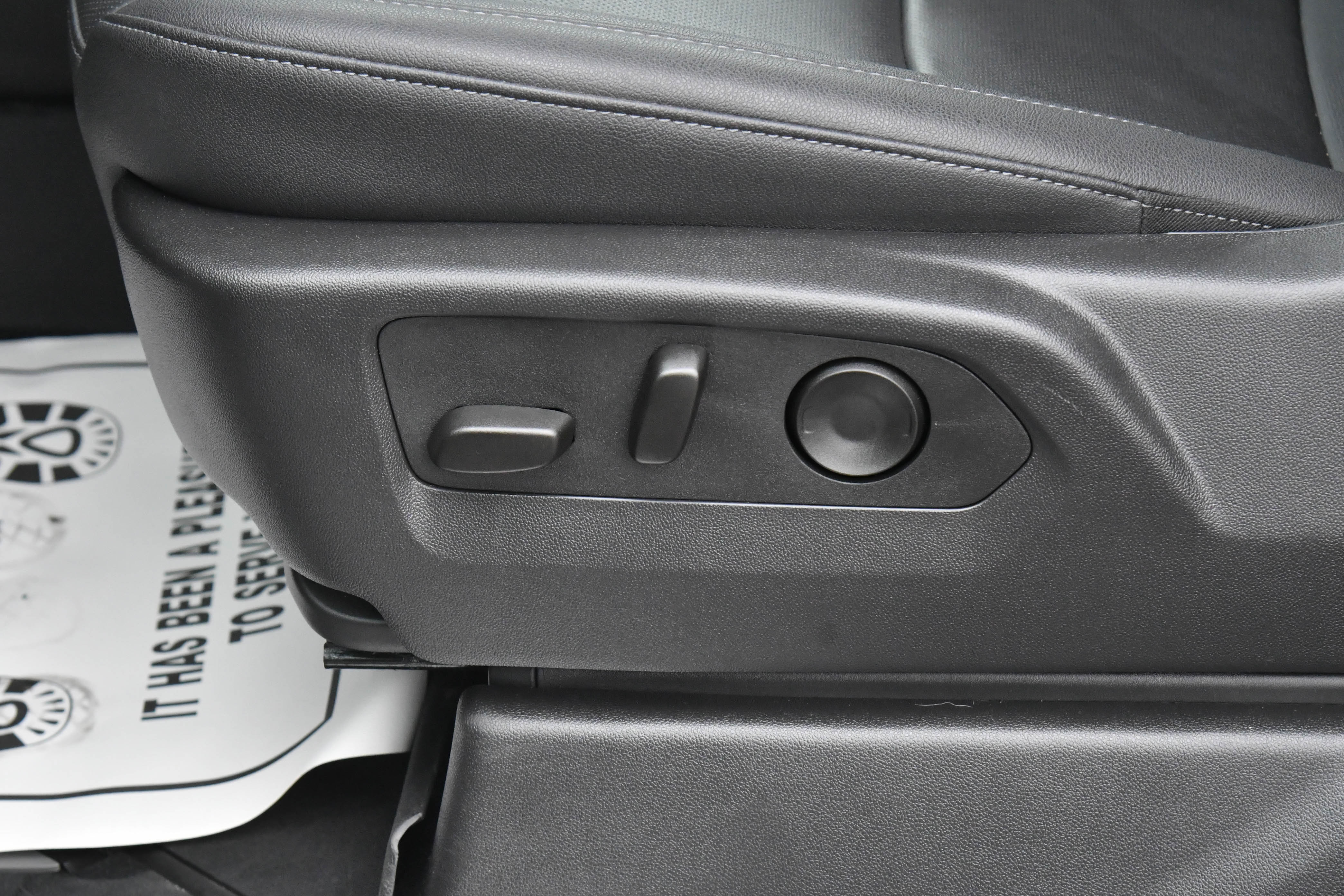 Used 2025 Chevrolet Silverado 1500 LTZ w/ Technology Package image 18