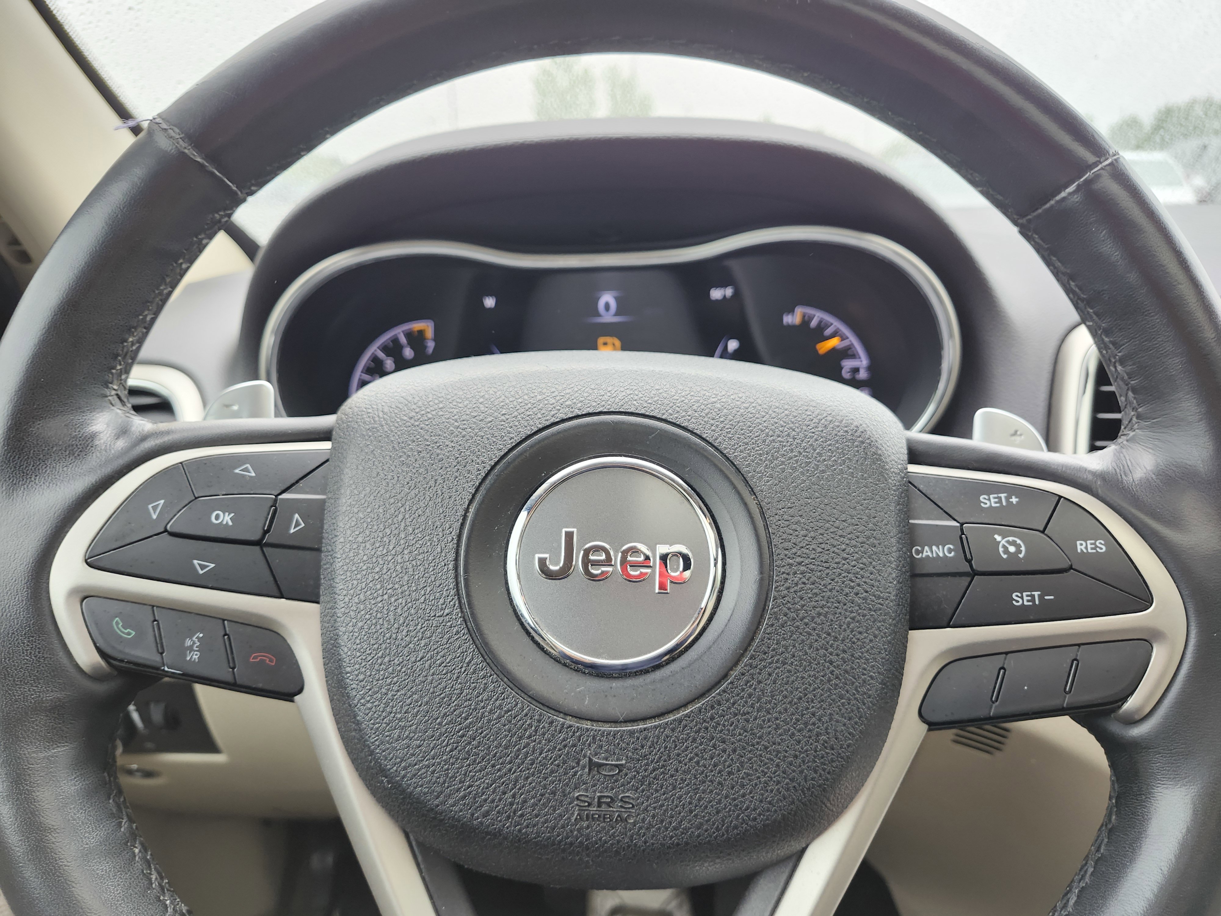 Used 2015 Jeep Grand Cherokee Limited w/ Luxury Group II AWD/4WD image 29