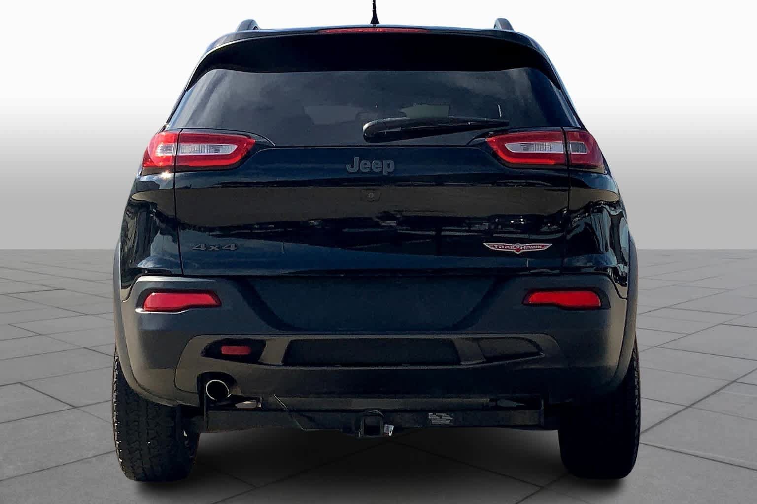 Used 2017 Jeep Cherokee Trailhawk w/ Comfort/Convenience Group AWD/4WD image 4