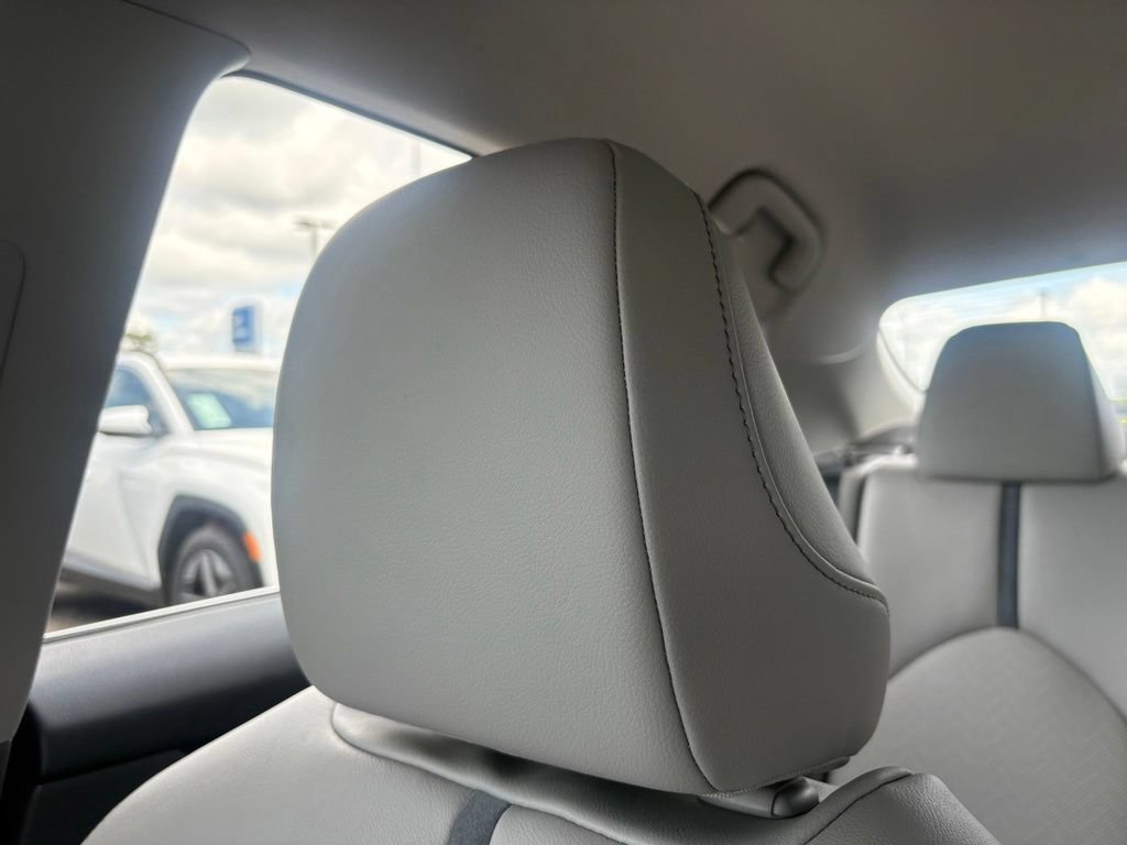 Used 2021 Toyota Camry XLE FWD image 11
