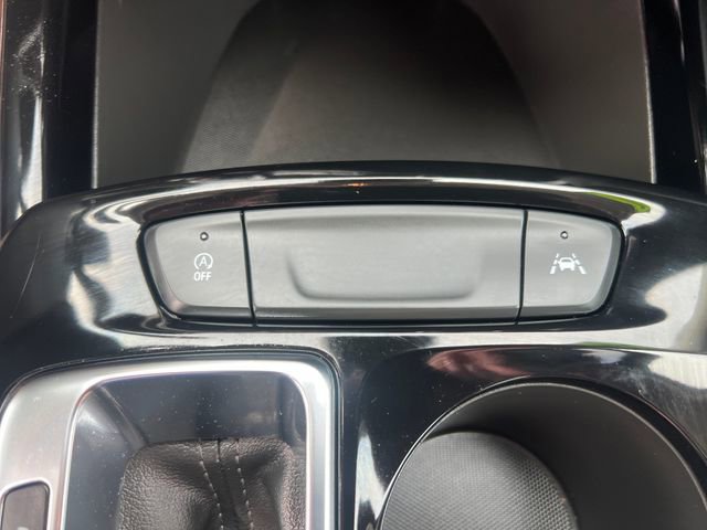 Certified 2025 Chevrolet Trax LT FWD image 23