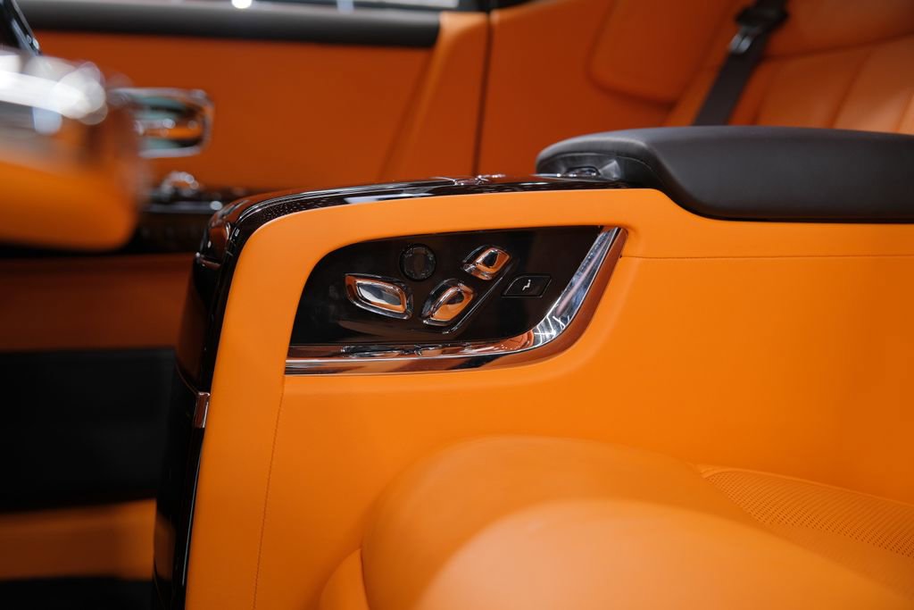 Used 2025 Rolls-Royce Phantom Sedan image 65