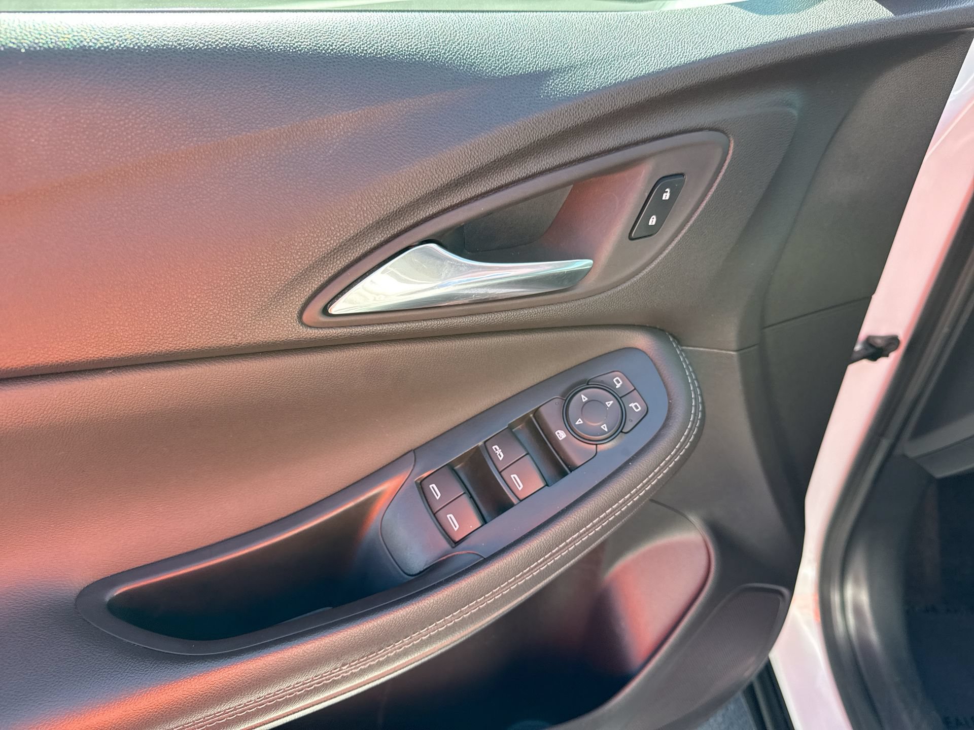 Used 2025 Buick Encore GX Preferred FWD image 14