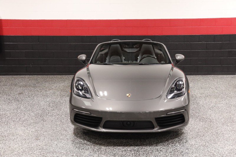 Used 2017 Porsche 718 Boxster RWD image 12