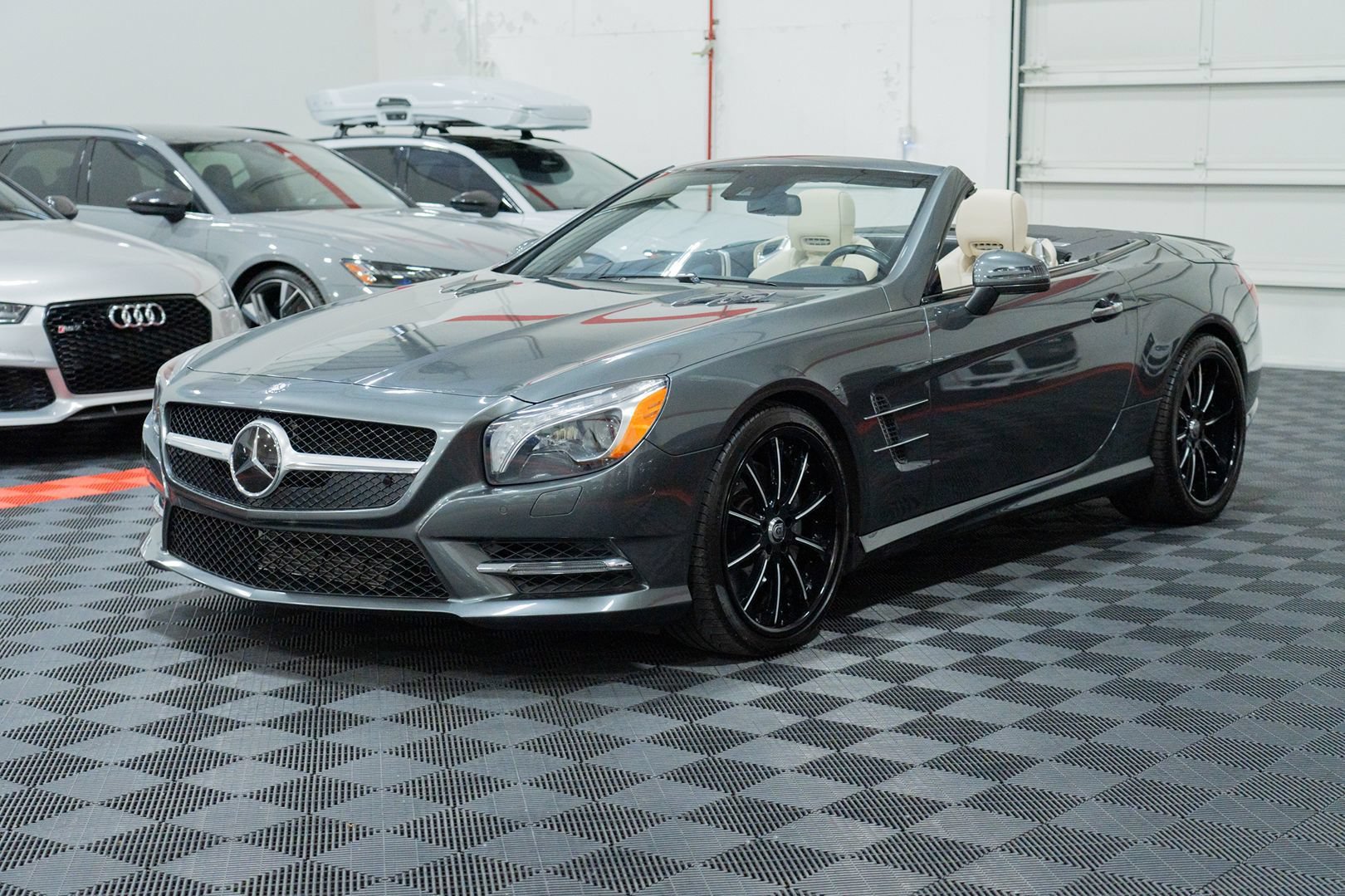 Used 2013 Mercedes-Benz SL 550 image 3