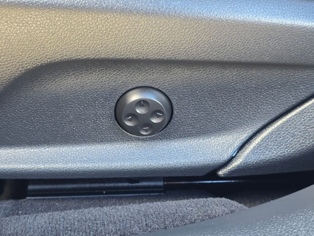 Used 2023 Mercedes-Benz E 450 4MATIC Sedan image 40