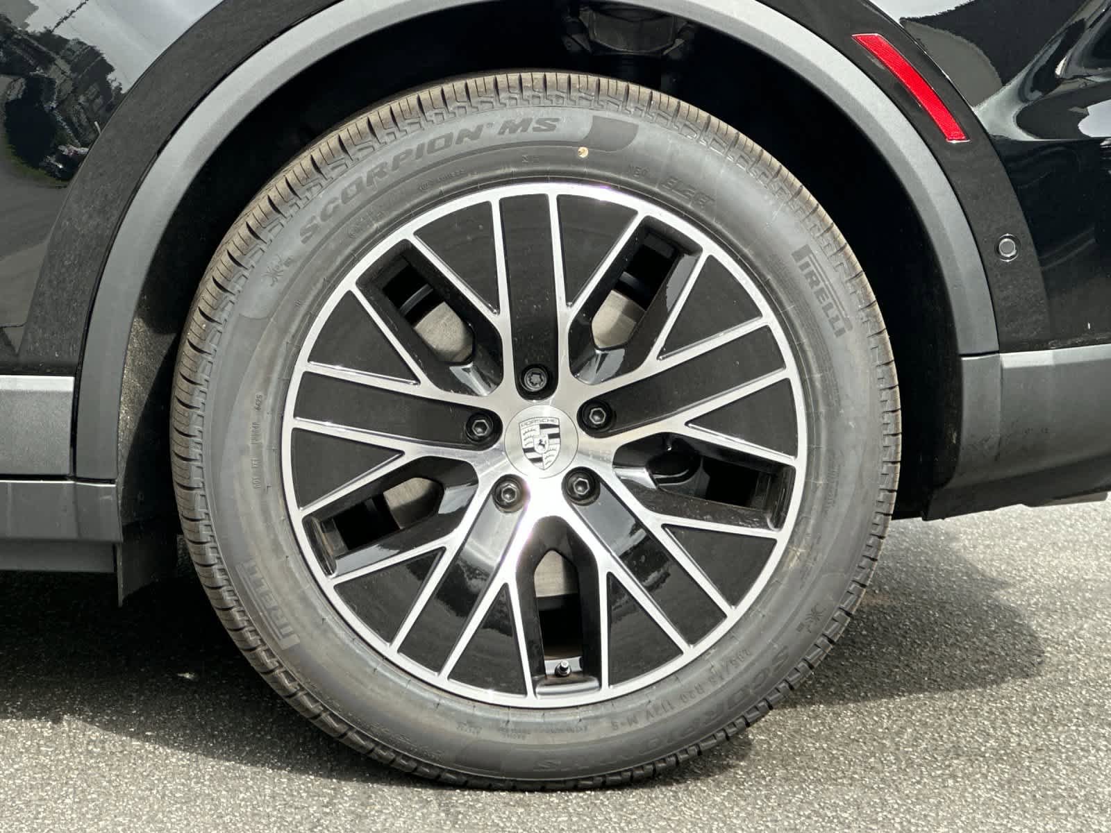 New 2026 Porsche Macan Electric RWD image 31