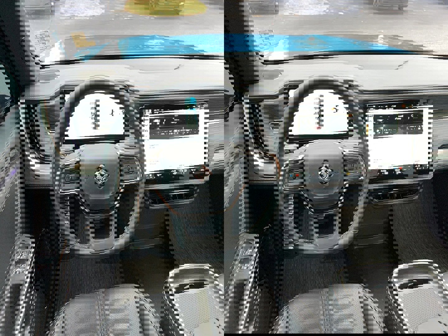 Used 2024 Rivian R1T Adventure image 15