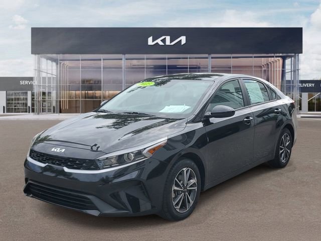 Certified 2023 Kia Forte LXS FWD image 3