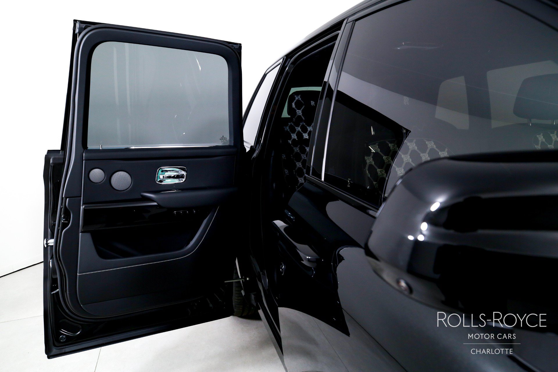 Used 2026 Rolls-Royce Cullinan AWD/4WD image 25