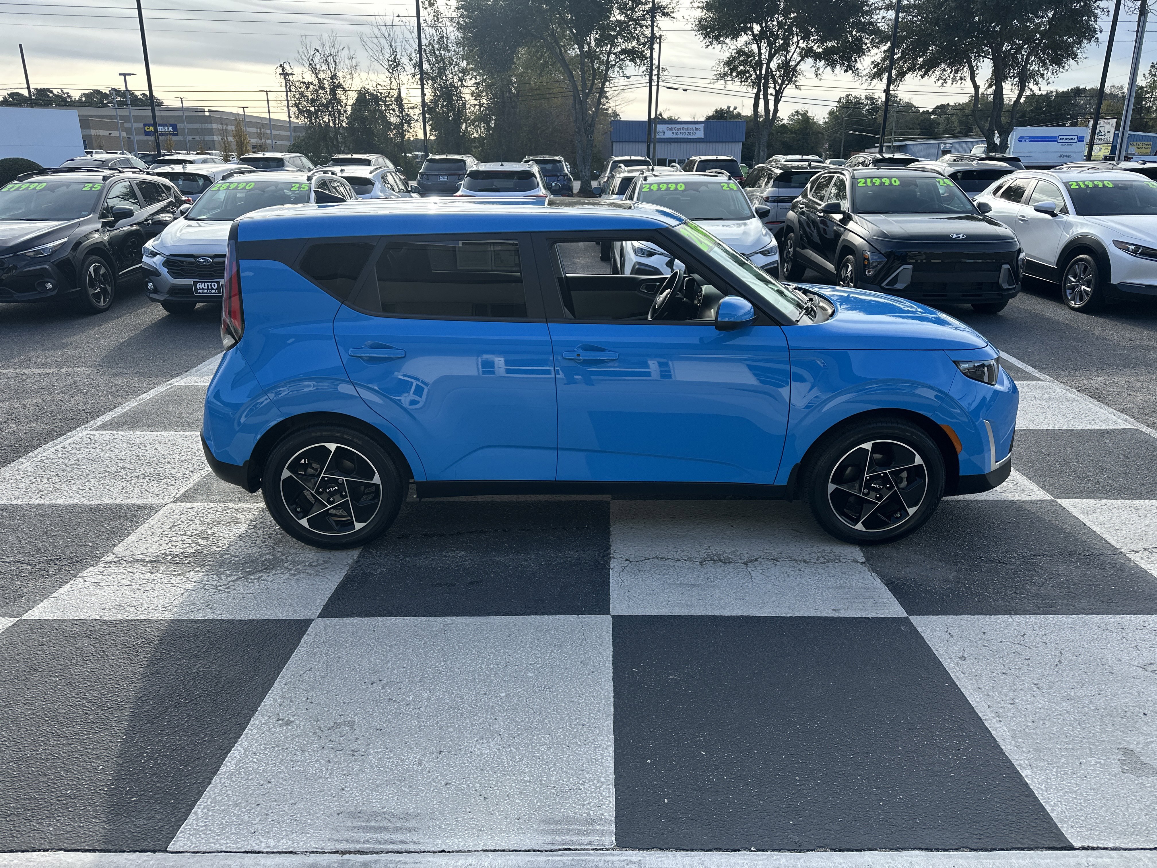Used 2025 Kia Soul EX image 3
