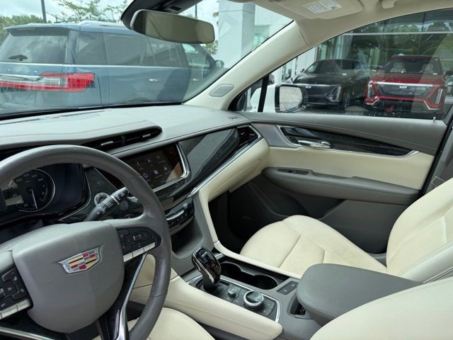 Certified 2023 Cadillac XT6 Premium Luxury FWD image 11