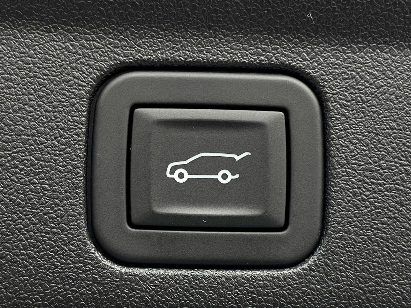 Used 2025 Cadillac Escalade IQ Luxury 2 image 57