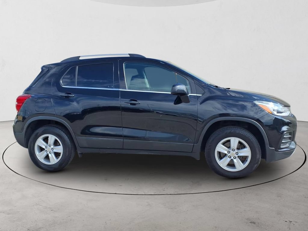 Used 2017 Chevrolet Trax LT AWD/4WD image 4