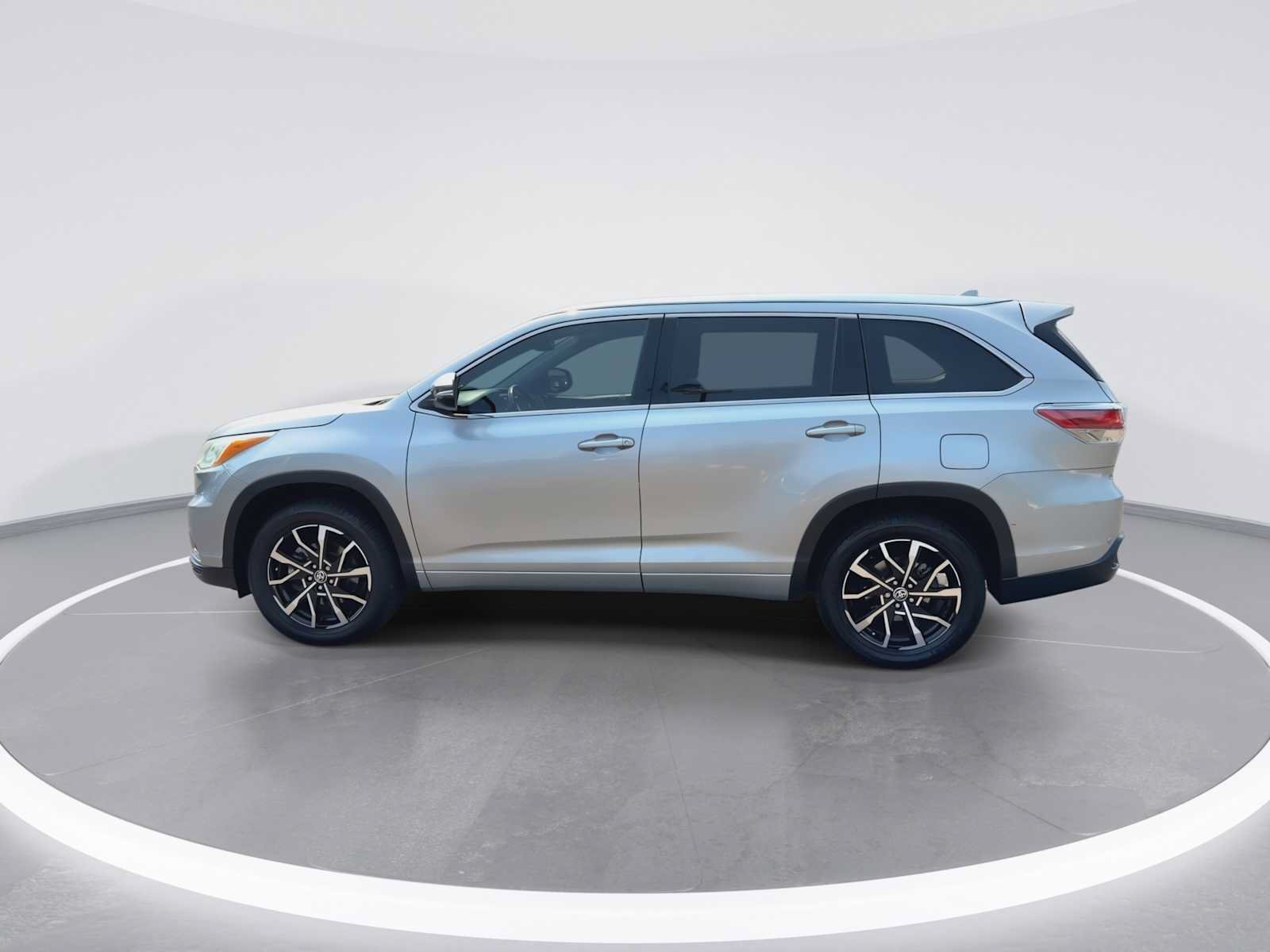 Used 2014 Toyota Highlander Limited FWD image 5