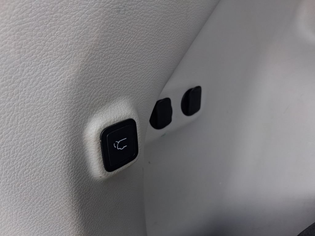 Used 2019 Jeep Cherokee Limited AWD/4WD image 26