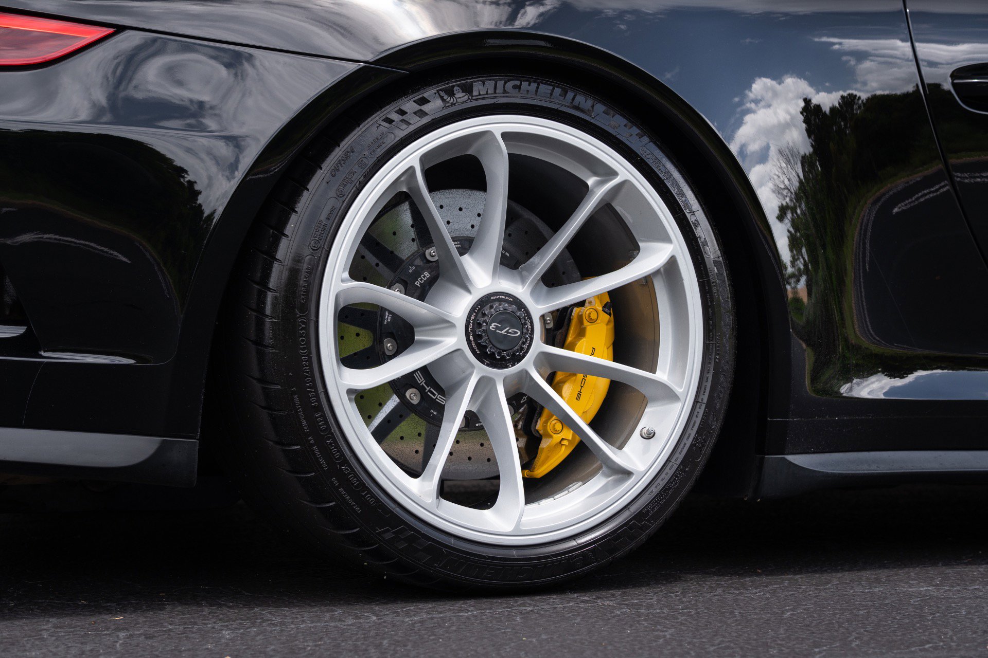 Used 2018 Porsche 911 GT3 RWD image 16