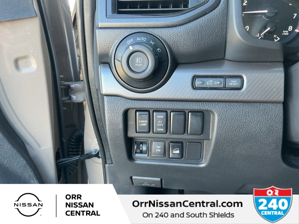 Used 2021 Nissan Titan PRO-4X w/ Pro-4x Convenience Package image 18