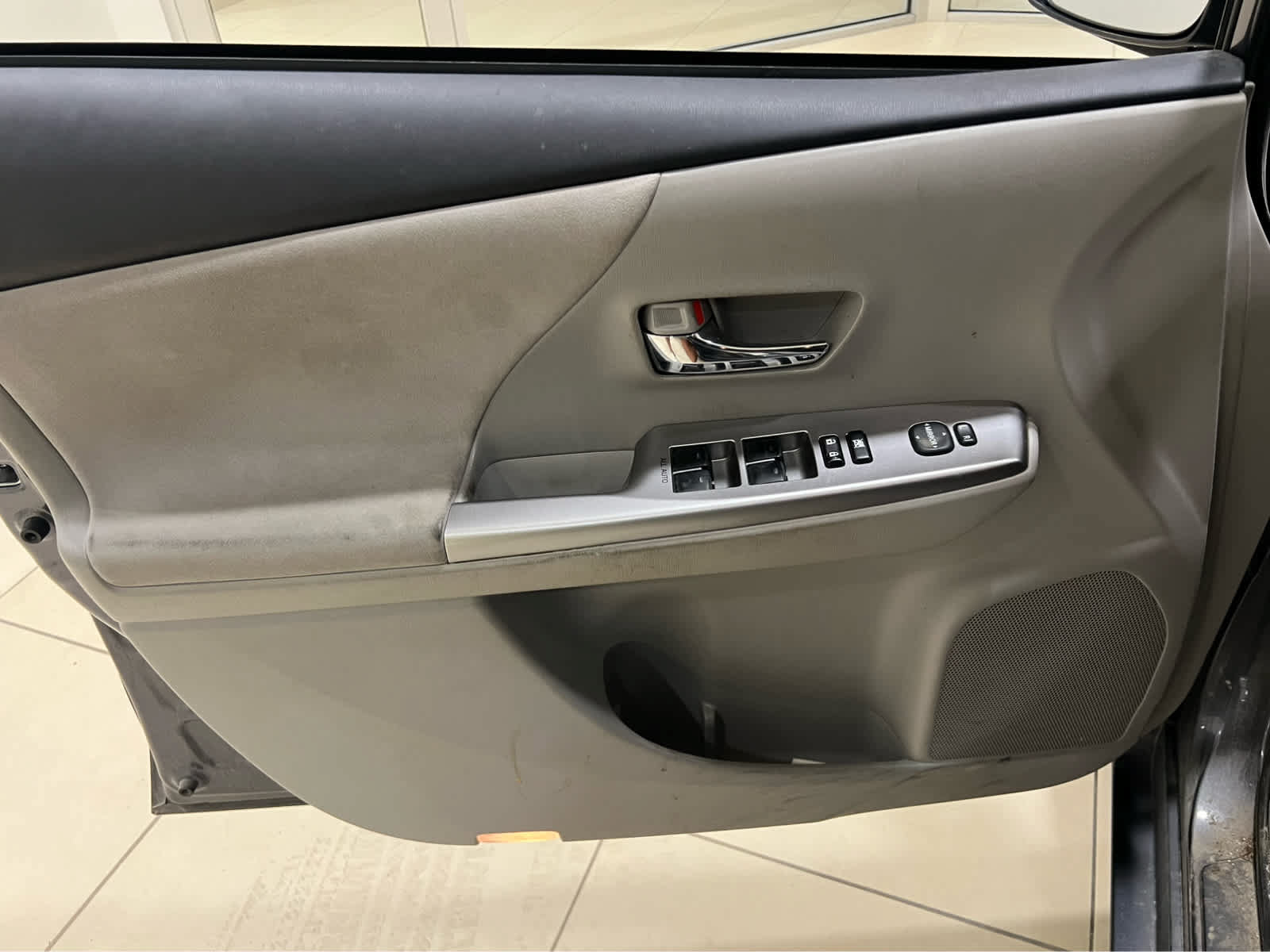 Used 2016 Toyota Prius V Three FWD image 12